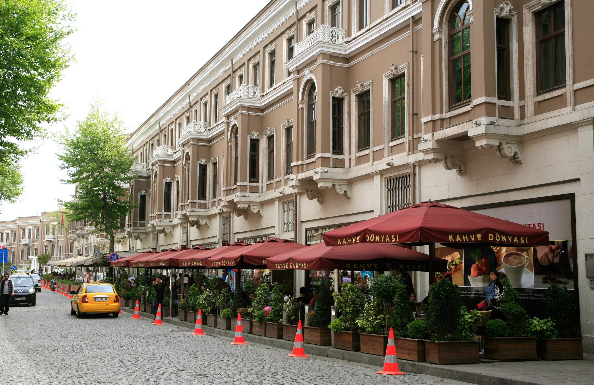 Aparthotel The Capital